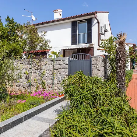 House Relax&enjoy For A Perfect Family Holiday! Punat
