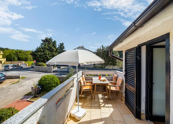 Daire House Relax&enjoy For A Perfect Family Holiday! Punat
