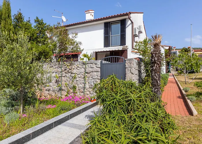 House Relax&enjoy For A Perfect Family Holiday! Punat